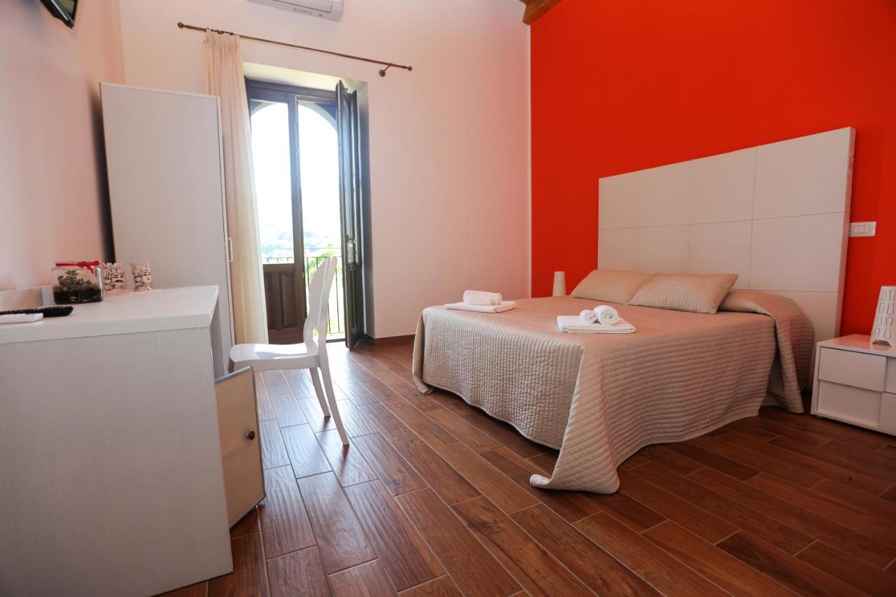 La Porta Delle Gole Hotel Motta Camastra Bagian luar foto