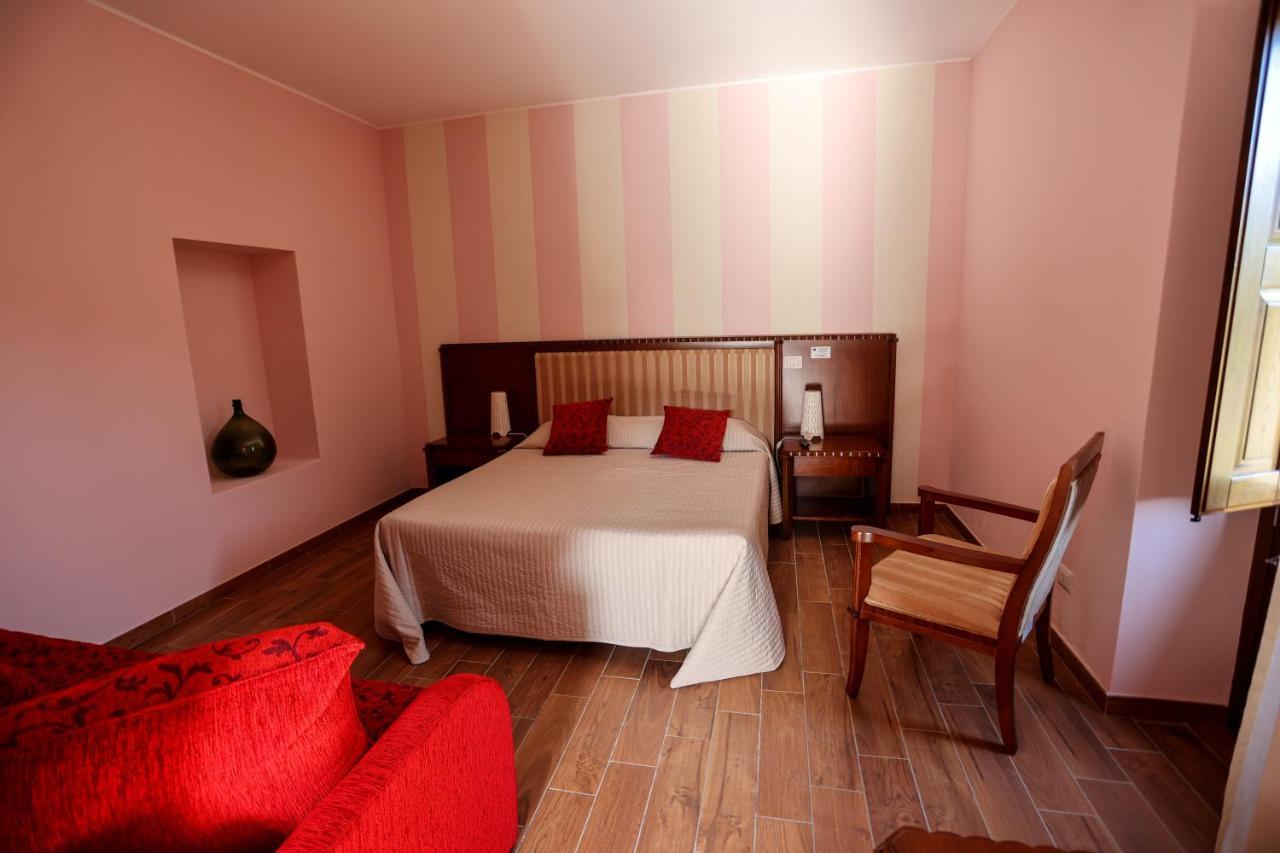 La Porta Delle Gole Hotel Motta Camastra Bagian luar foto