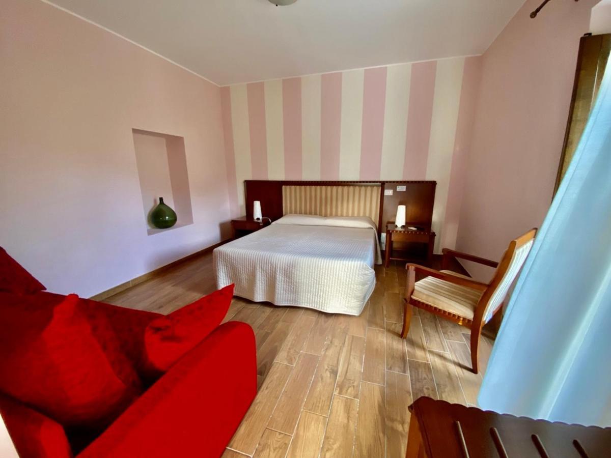 La Porta Delle Gole Hotel Motta Camastra Bagian luar foto