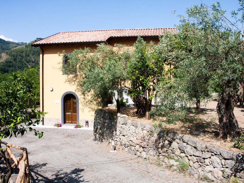 La Porta Delle Gole Hotel Motta Camastra Bagian luar foto