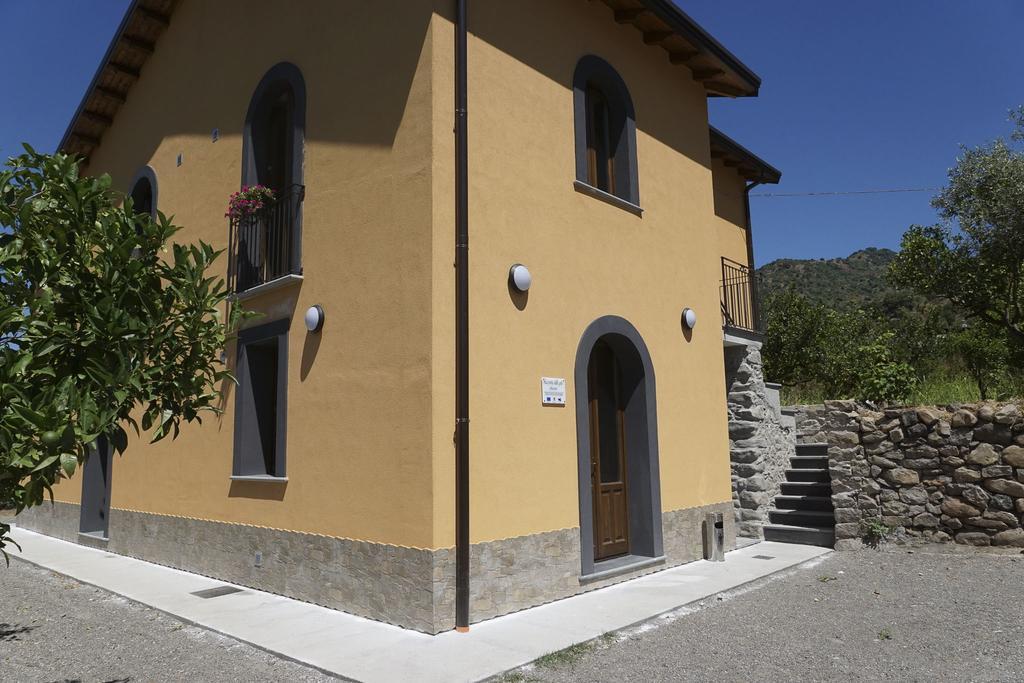 La Porta Delle Gole Hotel Motta Camastra Bagian luar foto