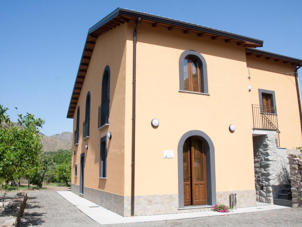 La Porta Delle Gole Hotel Motta Camastra Bagian luar foto