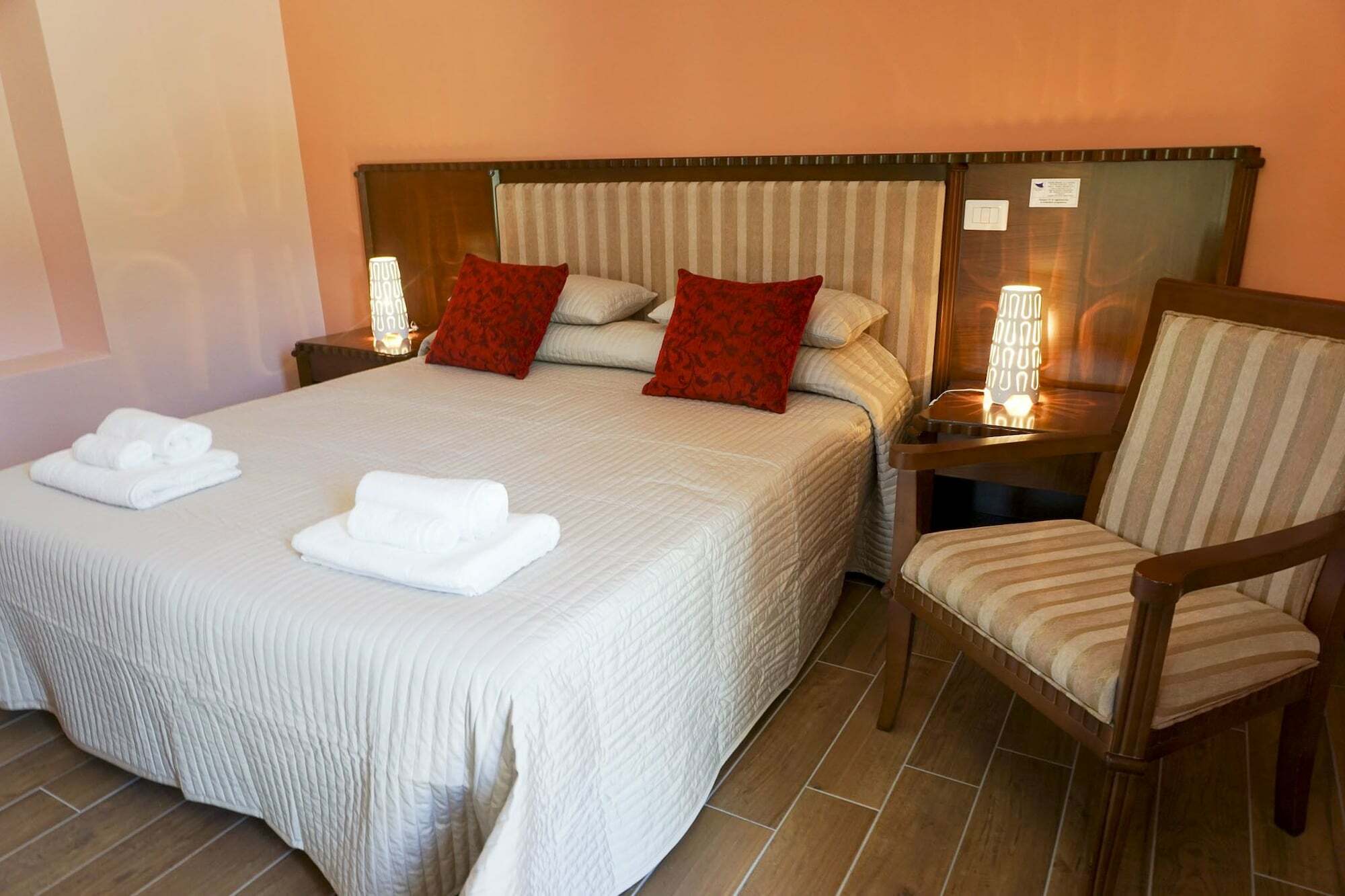 La Porta Delle Gole Hotel Motta Camastra Bagian luar foto