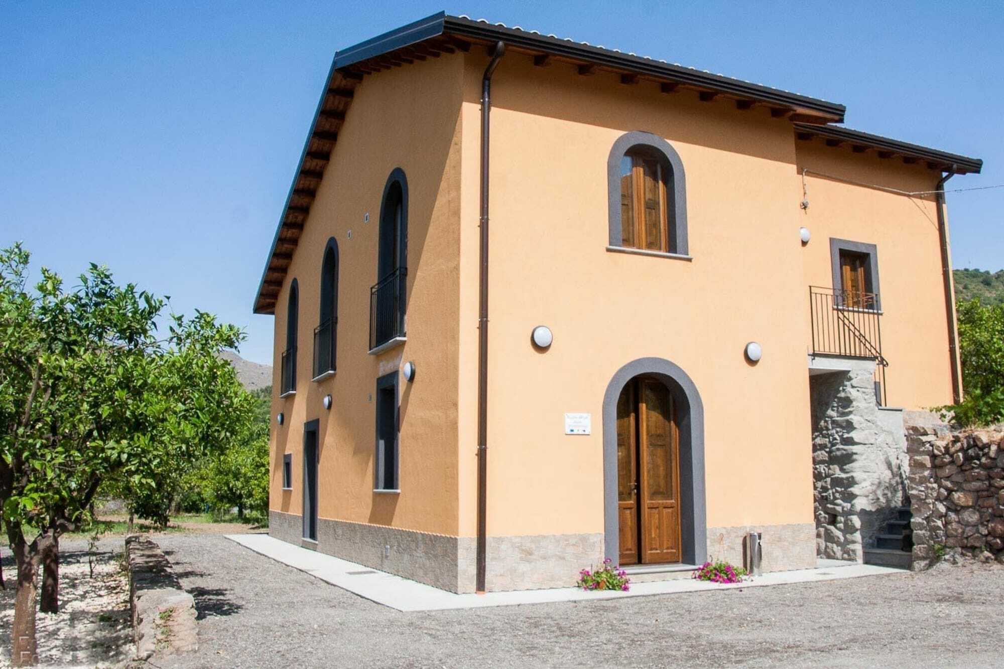 La Porta Delle Gole Hotel Motta Camastra Bagian luar foto